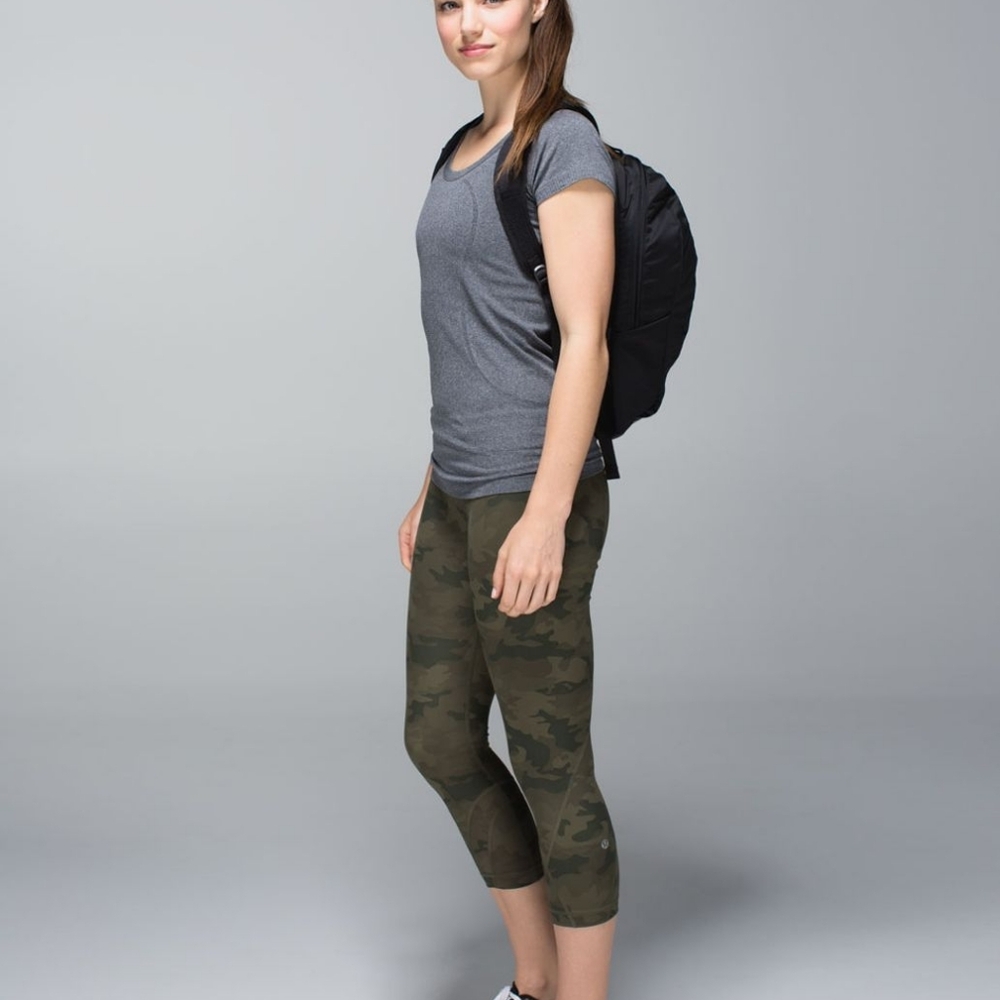 LULULEMON Run Inspire Crop II All Luxtreme Savasana Camo 20cm Fatigue Green 4